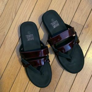 Muk Luks Sandles size 9